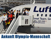 Deutsche Olympiamannschaft feierte am Flughafen München mit den Fans. Bundespräsident Gauck empfin das Team auf dem Flughafen (©Foto:Martin Schmitz)